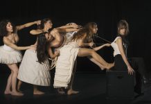 ETC TEATRE. Barbes de balena