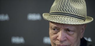 Walter Mosley rep el Premi RBA de novel·la negra