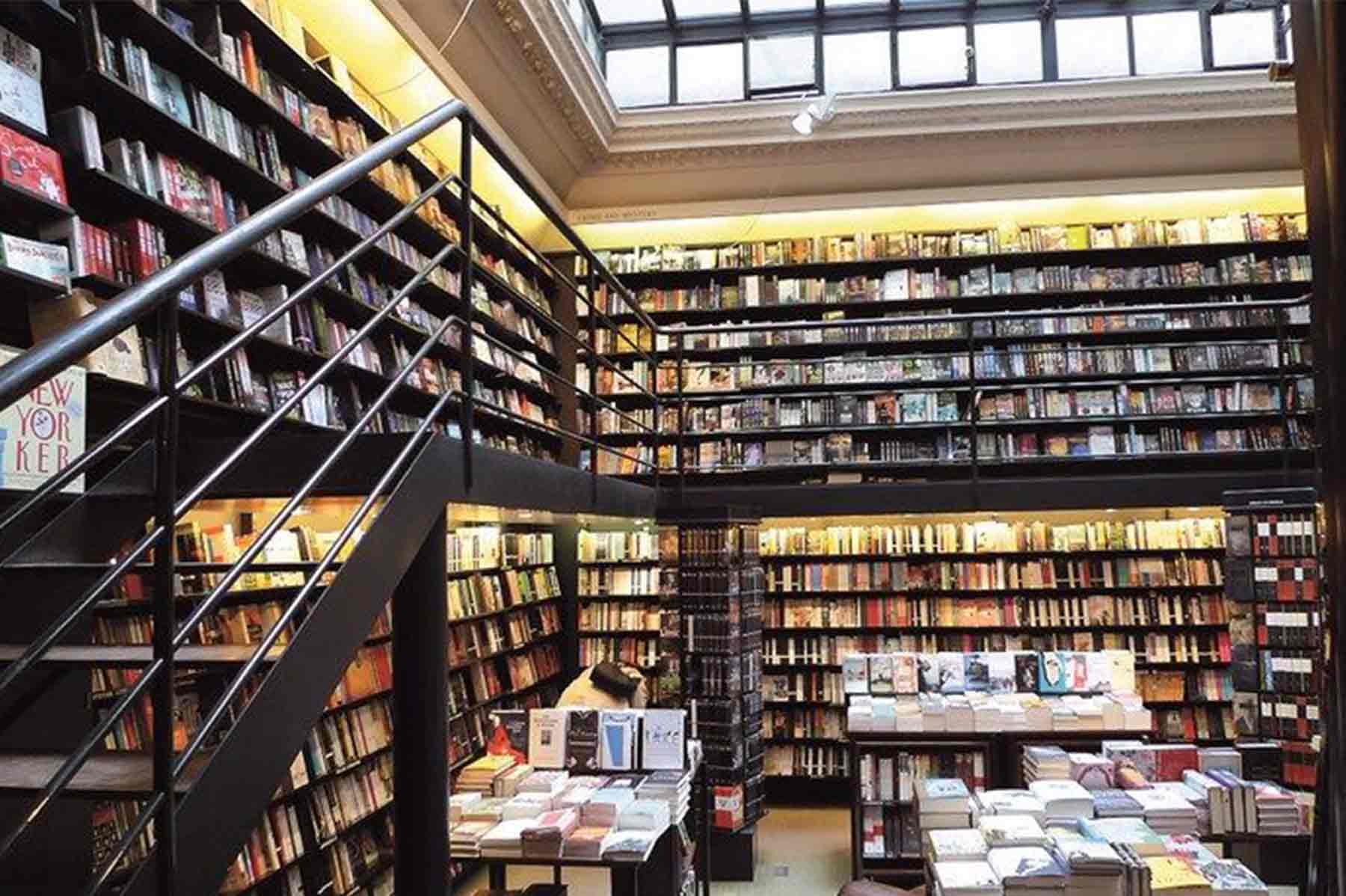 Best books shop. Бар библиотека. Paris Bookshop. Librairie. Librairie galerie or. Paris одежда.