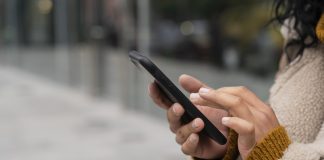 La convivència entre mòbils i llibres