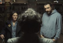 CINECLUB VIC. La mesita del comedor