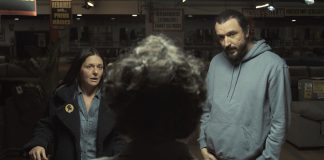 CINECLUB VIC. La mesita del comedor