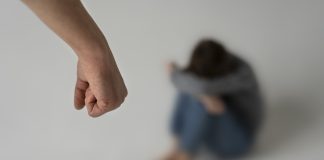 PRESENTACIÓ. ‘Violència en tres actes’, de Jenn Díaz