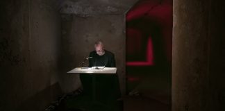 “The King is Dead”, d’Andrés Duque